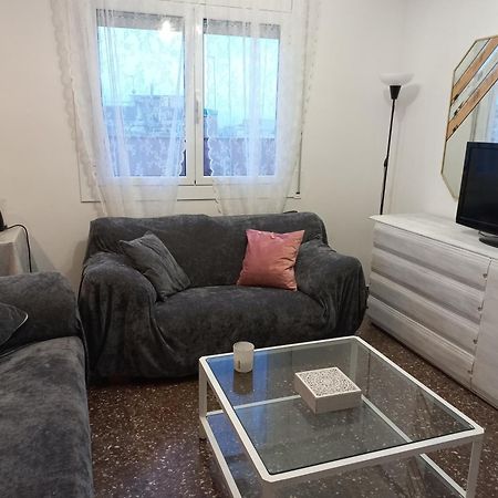 Cozy And Sunny Penthouse Fira Bcn Apartamento L'Hospitalet de Llobregat Exterior foto